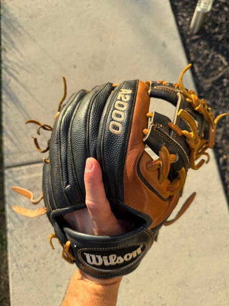 Wilson A2000 RH Infield Baseball Glove 11.25" (Used)