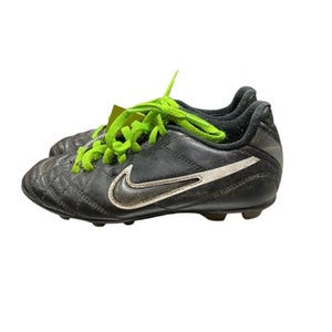 Used Nike Soccer Cleats Black Junior 01.5 11847-S000029459
