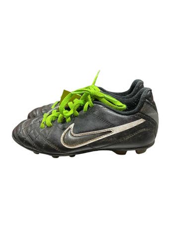 Used Nike Soccer Cleats Black Junior 01.5 11847-S000029459