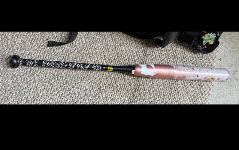DeMarini Bat (-10) 22 oz 32" (Used)