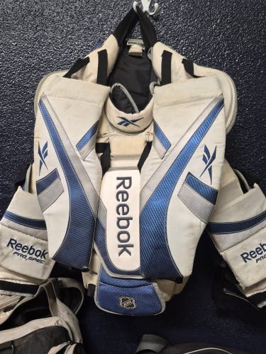 Medium Reebok Pro spec Goalie Chest Protector Pro Stock (Used)