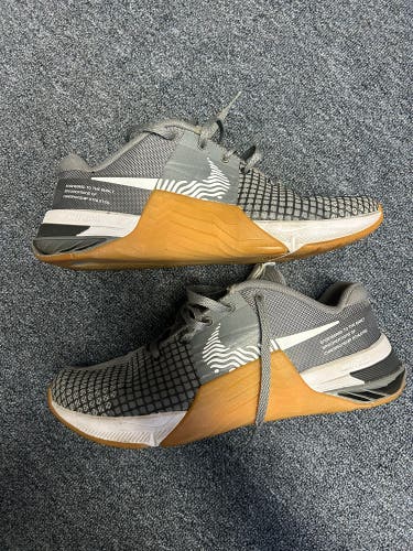 Unisex Size M 8.0 (W 9.0) Adult Nike Metcon Shoes (Used)