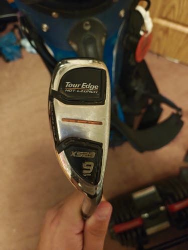 Tour Edge Hot Launch x525 9 ironwood