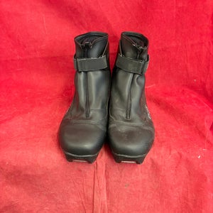 Size 11.5 Salomon Cross Country Ski Boots. SNS (Used)