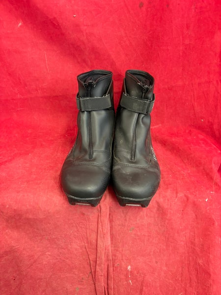 Size 11.5 Salomon Cross Country Ski Boots. SNS (Used)
