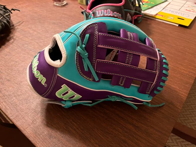 Wilson A2000 RH Baseball Glove 12" (New)