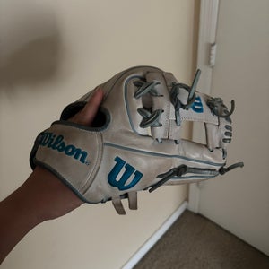 Wilson A2000 RH Infield Baseball Glove 11.5" (Used)