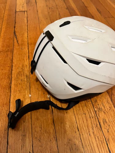 Unisex Large Smith Helmet (Used)