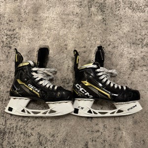 2023 CCM AS-V Pro Hockey Skates Narrow Width Size 6 (Used)
