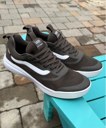 MENS VANS ULTRARANGE "RAPIDWELD" SNEAKERS - NEW WITHOUT TAGS - US SIZE 11 GEEEN