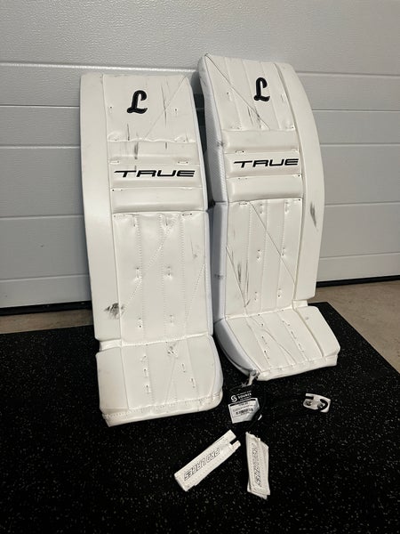 2025 31+2 Intermediate True L95 Goalie Leg Pads (Used)