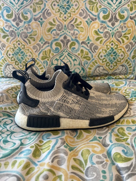 Men's Size M 8.5 adidas shoes (Used)