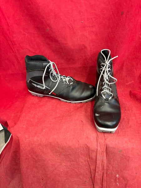 Classic Size 12 Alpina Cross Country Ski Boots (Used)