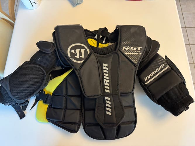 Large/Extra Large 2023 Warrior Ritual GT Goalie Chest Protector (Used)