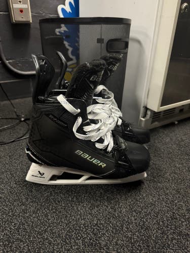 Bauer Supreme Shadow Hockey Skates Regular Width 8 (Used)