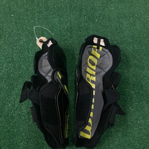Junior Warrior Alpha QX Pro Shin Pads 12" (Used)