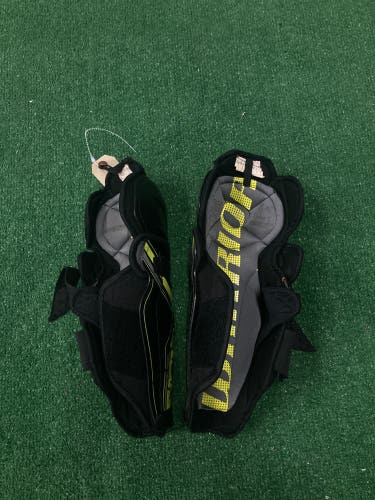 Junior Warrior Alpha QX Pro Shin Pads 12" (Used)