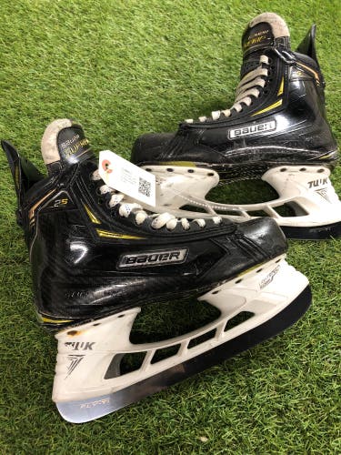 Senior Bauer Supreme 2S Hockey Skates Regular Width 7 (Used)