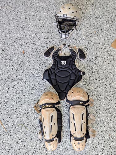 Wilson EZ Gear Kit Catcher's Set - Youth Small/Medium (Used)