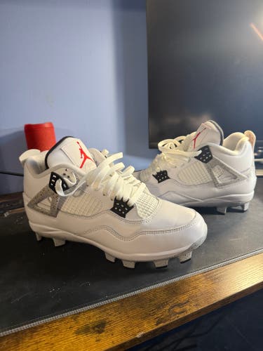 Jordan Cement 4 Low Top Molded Cleats 9.5 (New)