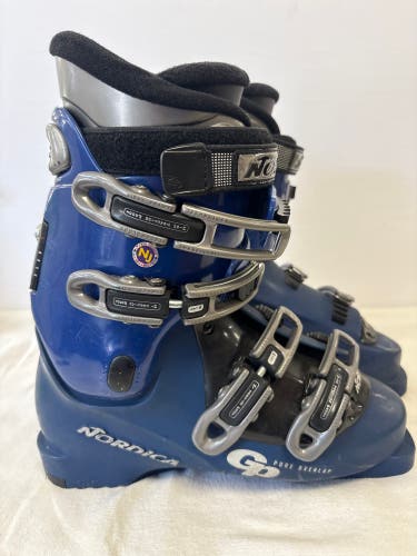 Mondo 26 & 26.5 Unisex Nordica Grand Prix Ski Boots (Used)