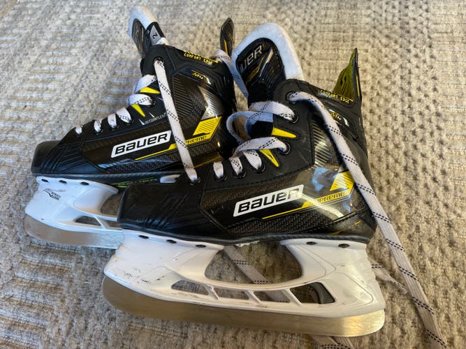 2024 Bauer Supreme M4 Hockey Skates Regular Width Size 2 (Used)