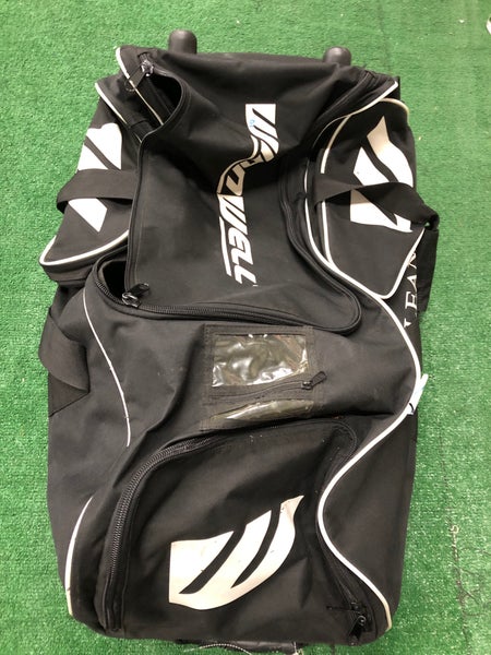 Winnwell Wheeled Bag (Used)