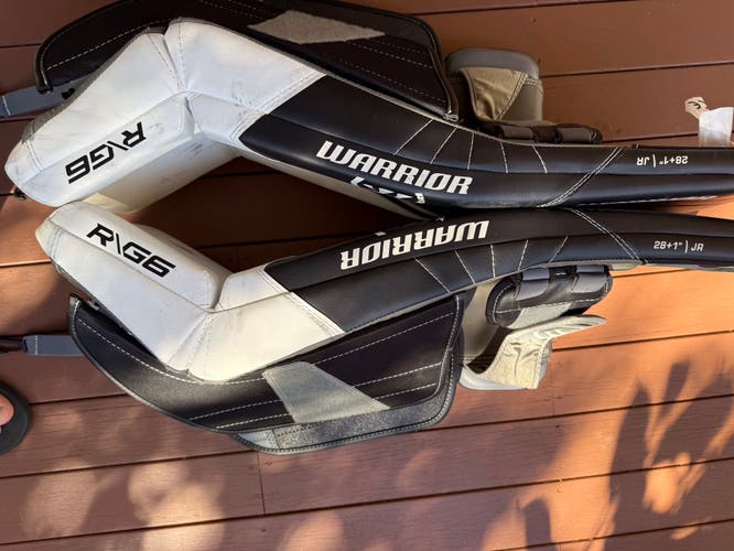 28" 2022 Warrior Ritual G6 E+ Goalie Leg Pads (Used)
