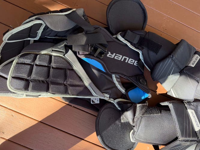 Small / Medium 2023 Bauer GSX Goalie Chest Protector (Used)