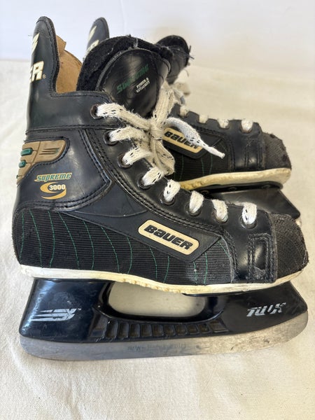 Bauer Supreme 3000 Hockey Skates Regular Width Size 2 (Used)