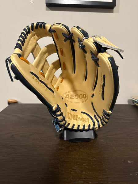 Wilson A2000 RH Baseball Glove 12.75" (New)