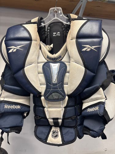 XL Reebok 9K Goalie Chest Protector (Used)