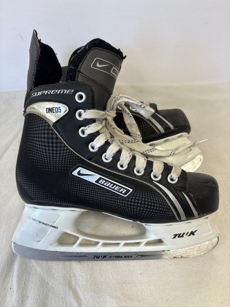 Bauer Supreme One05 Hockey Skates Regular Width 6 (Used)