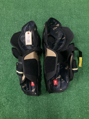 Intermediate CCM Tacks AS-V Pro Shin Pads 13" (Used)