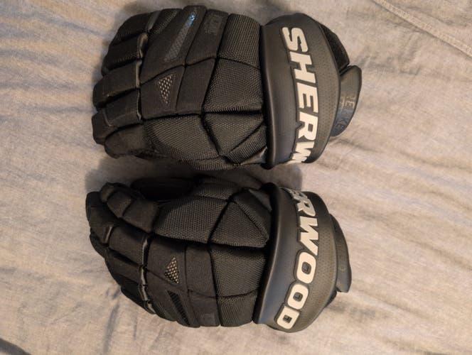 Sher-Wood Rekker Legend Pro LE Gloves 14" (Used)