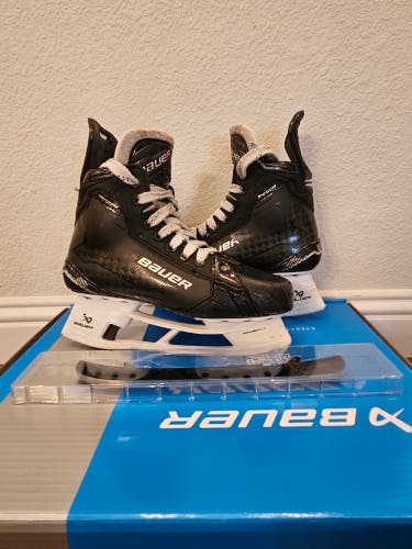 Bauer Supreme Shadow Hockey Skates Size 5.5 (Used)