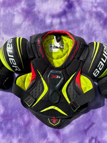 Large Junior Bauer Vapor X2.9 Shoulder Pads (Used)