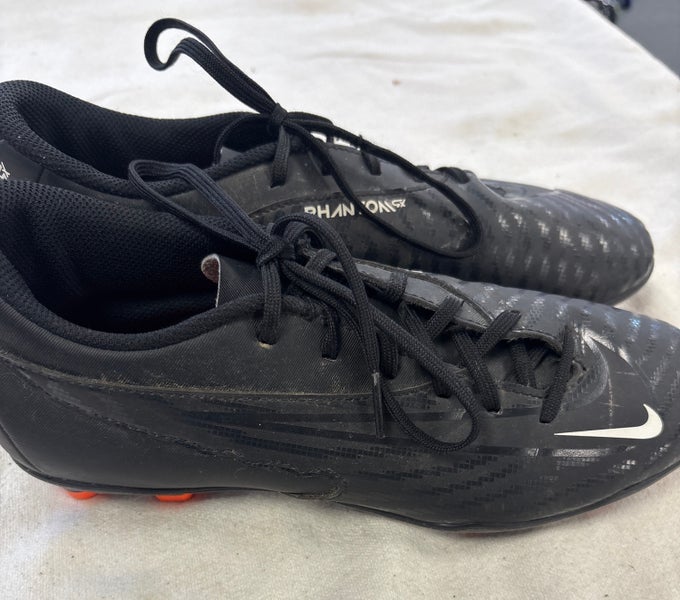 Black Unisex Size M 8.0 (W 9.0) Nike Phantom GX Cleats (Used)