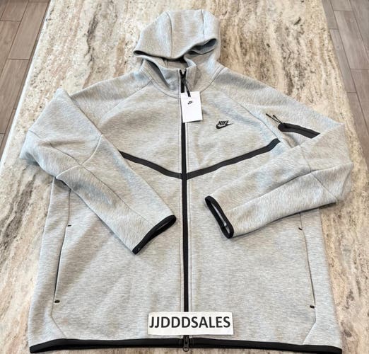 Nike Tech Fleece Windrunner Grey Black Full Zip Hoodie HV0949-063 Men’s Sz Large


New with tags