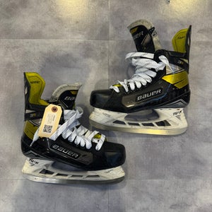 Senior Bauer Supreme 3S Hockey Skates Narrow Width 9.5 (Used)