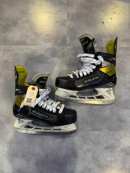 Senior Bauer Supreme 3S Hockey Skates Narrow Width 9.5 (Used)