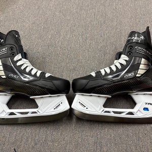 2022 True Catalyst Pro Hockey Skates Regular Width 7 (New)