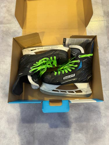 Intermediate Bauer Vapor VOLT Hockey Skates Regular Width 6 (Used)