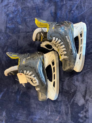 Senior Bauer Supreme M4 Hockey Skates Size 6.5 (Used)