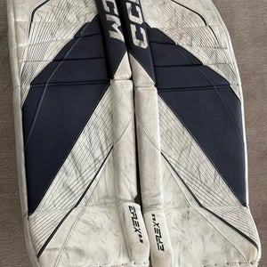 33" CCM Eflex 6.9 Goalie Leg Pads in Navy/White (Used)