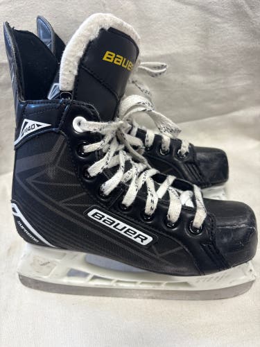 Bauer Supreme 140 Hockey Skates Regular Width Size 3 (Used)