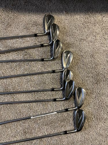 Men's TaylorMade Stealth Right Handed Iron Set (8 Clubs) #4 - #9, PW, GW (New)