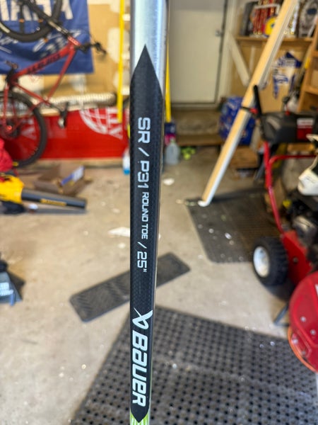 Senior Bauer Hyperlite 2 Regular Goalie Stick 25" Paddle (Used)