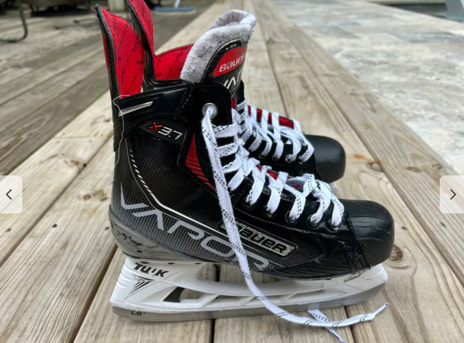 Used Intermediate Bauer 7.5 Vapor X3.7 Hockey Skates - NEW titanium steel