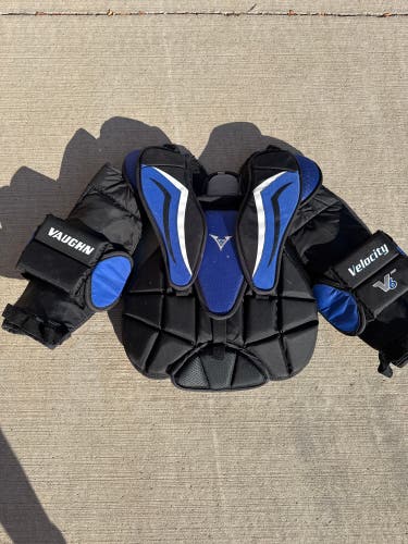 Junior Medium Vaughn Velocity V6 Goalie Chest Protector (Used)